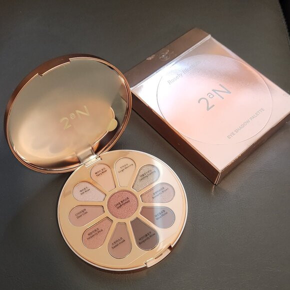 Clio Other - 2aN Eyeshadow Palette Rosely Blossom Korean Makeup Brand NEW
